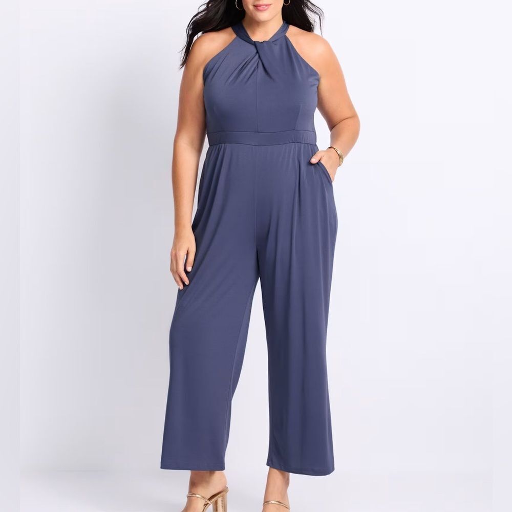 GILLI Storm Halter Neck Jumpsuit Navy Small NWT STITCH FIX